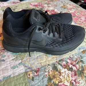 Nike Zoom Pegasus Running Shoes